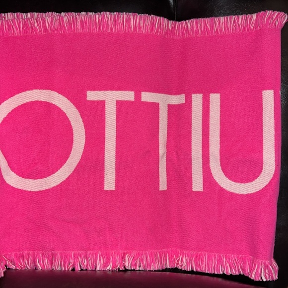 Louis Vuitton Wool Cashmere Echarpes Team Scarf Pink - Picture 11 of 13